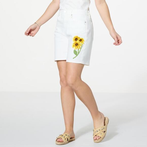 DG2 Womens New Classic Stretch Denim Essential Short Classic 5-pocket Choose Sz - Picture 3 of 3